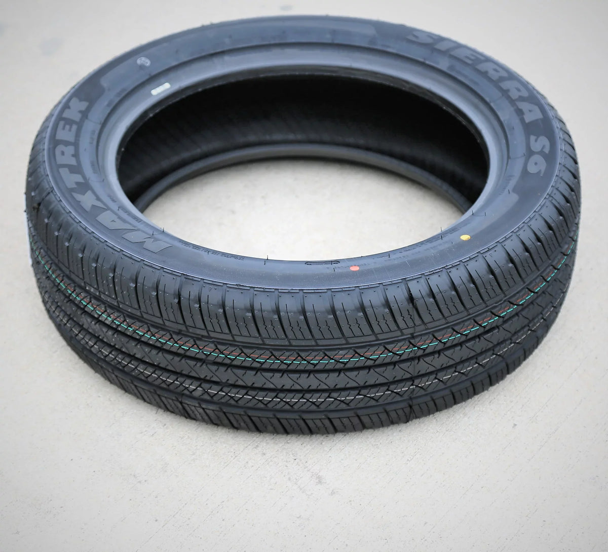 Maxtrek Sierra  225/60R17 99V / All Season Tire Fits: 2018-23 Subaru Crosstrek Convenience, 2019-21 Jeep Cherokee Latitude Plus